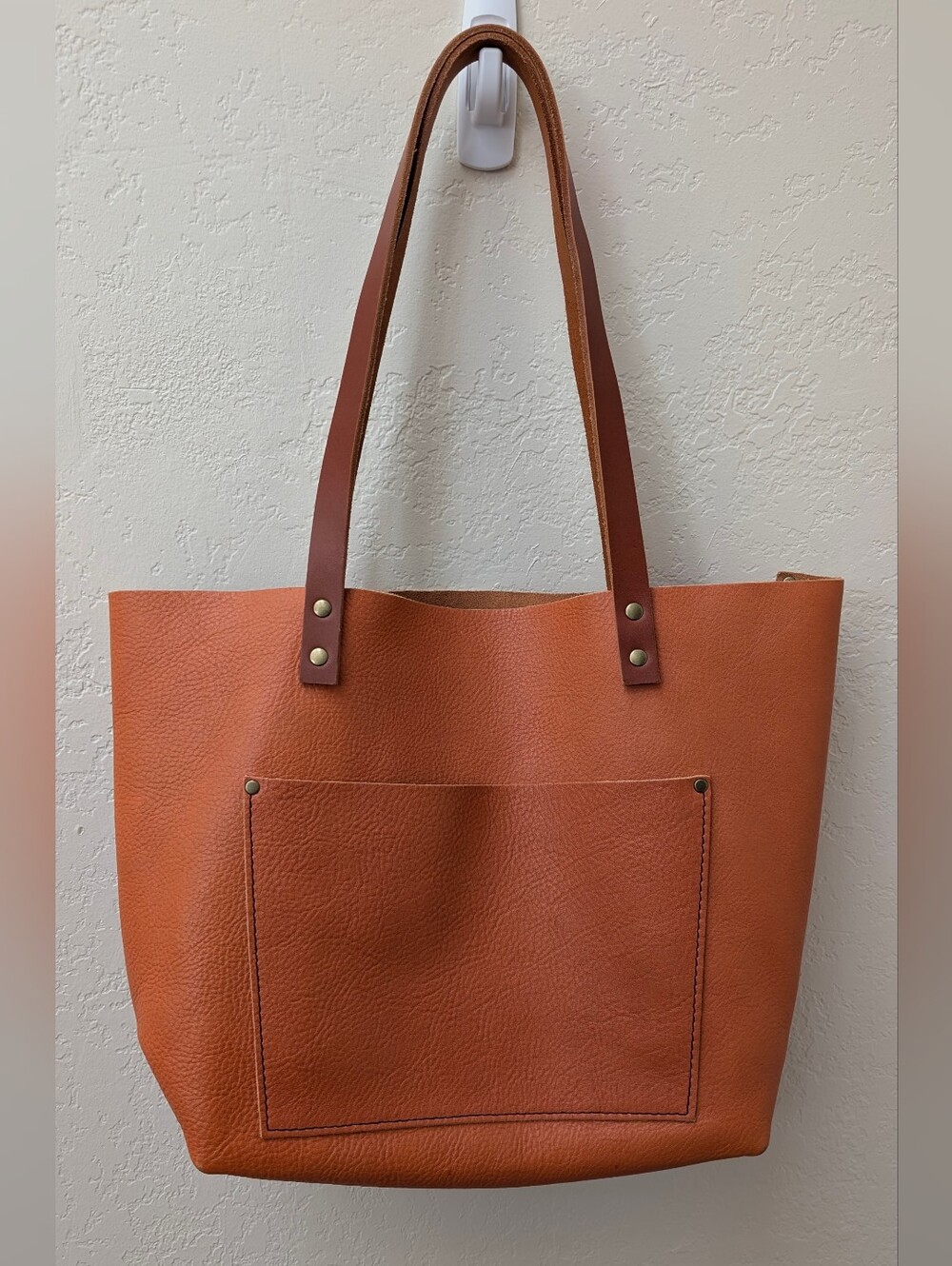 Mystery Orange Large Classic Tote, EUC